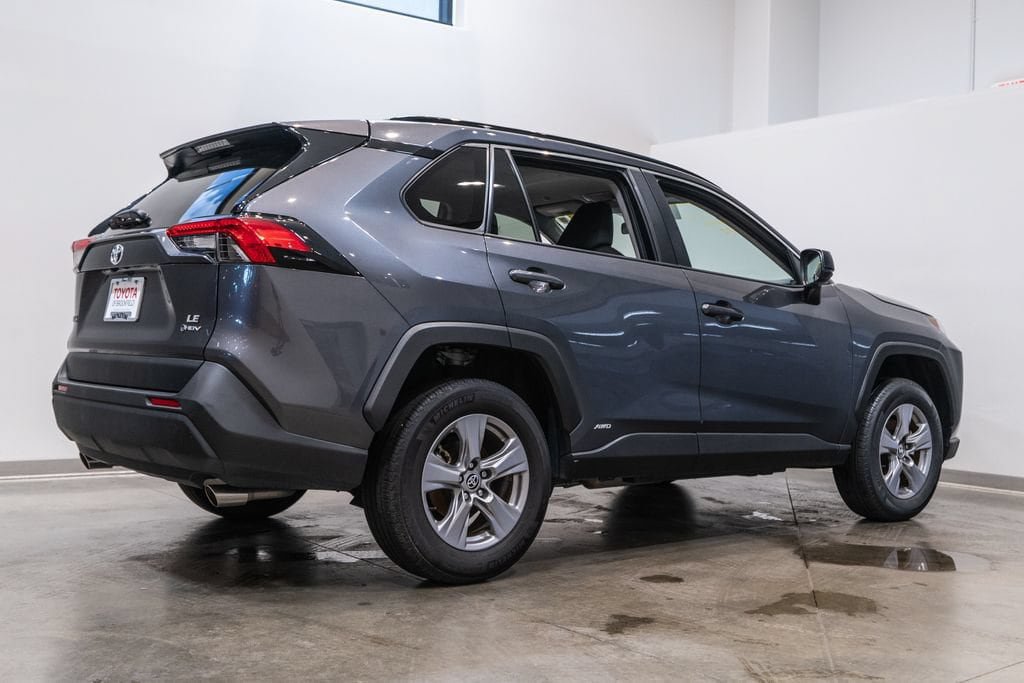 Certified 2025 Toyota RAV4 LE AWD/4WD image 9