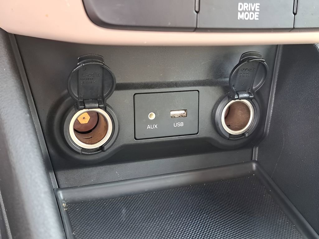 Used 2022 Hyundai Accent SEL image 24