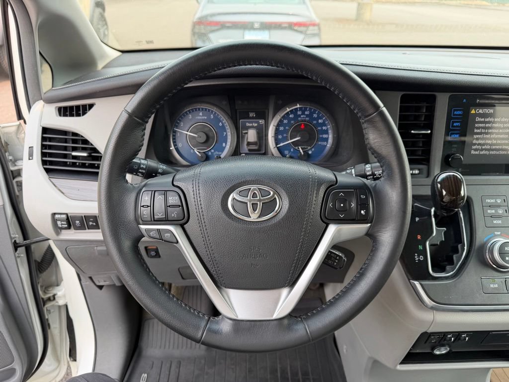 Used 2015 Toyota Sienna XLE w/ XLE Navigation Package FWD image 19