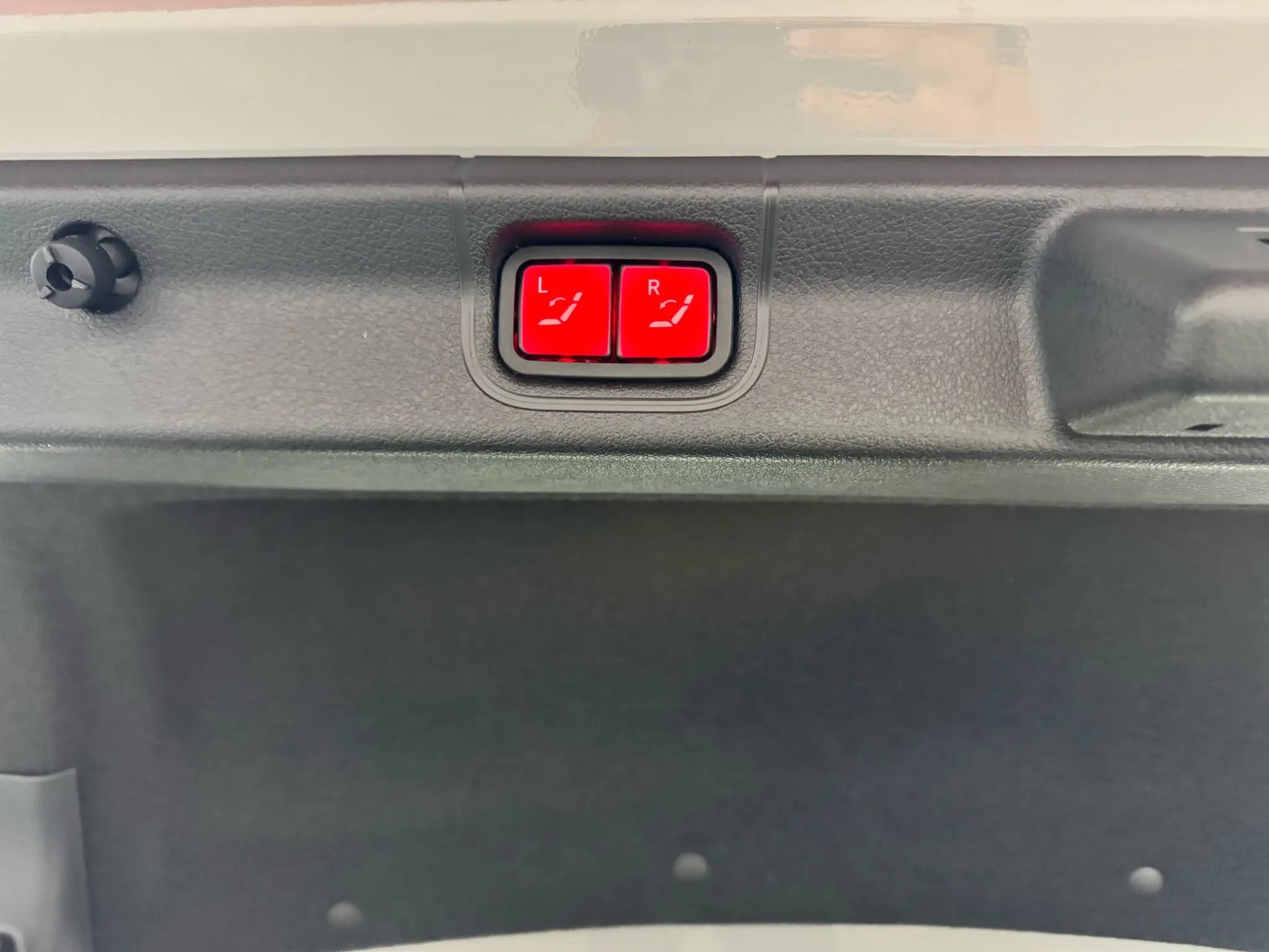 Used 2023 Mercedes-Benz EQE 350+ Sedan image 25