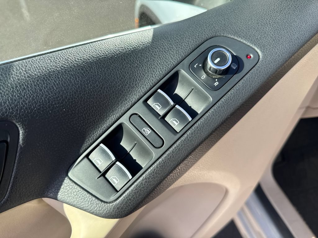 Used 2013 Volkswagen Tiguan SE AWD/4WD image 11