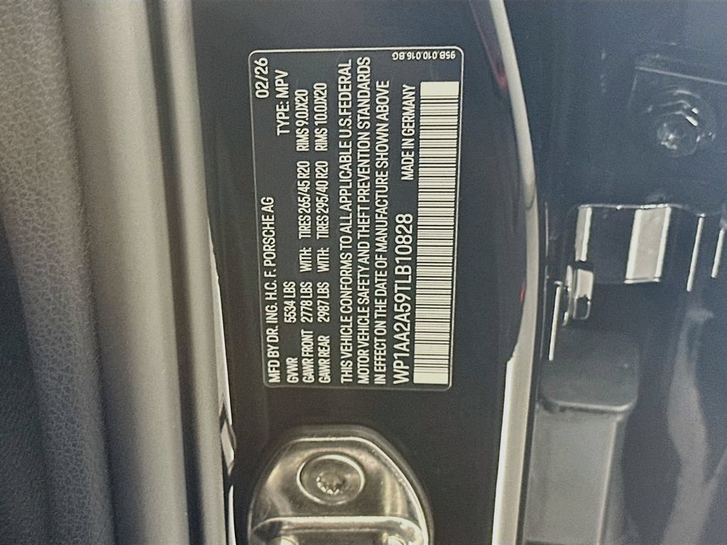 Certified 2026 Porsche Macan AWD/4WD image 34