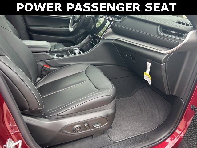 New 2025 Jeep Grand Cherokee L Limited w/ Black Appearance Package image 54