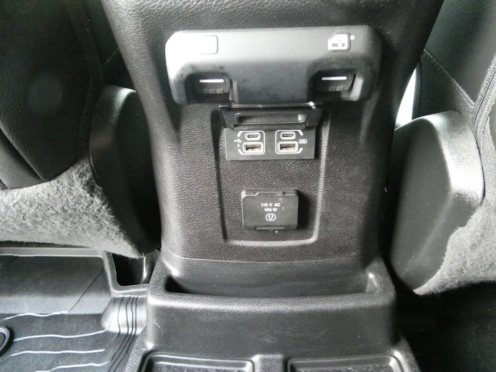 Used 2020 Jeep Wrangler Unlimited Sahara AWD/4WD image 20