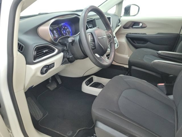 Used 2023 Chrysler Voyager LX FWD image 20