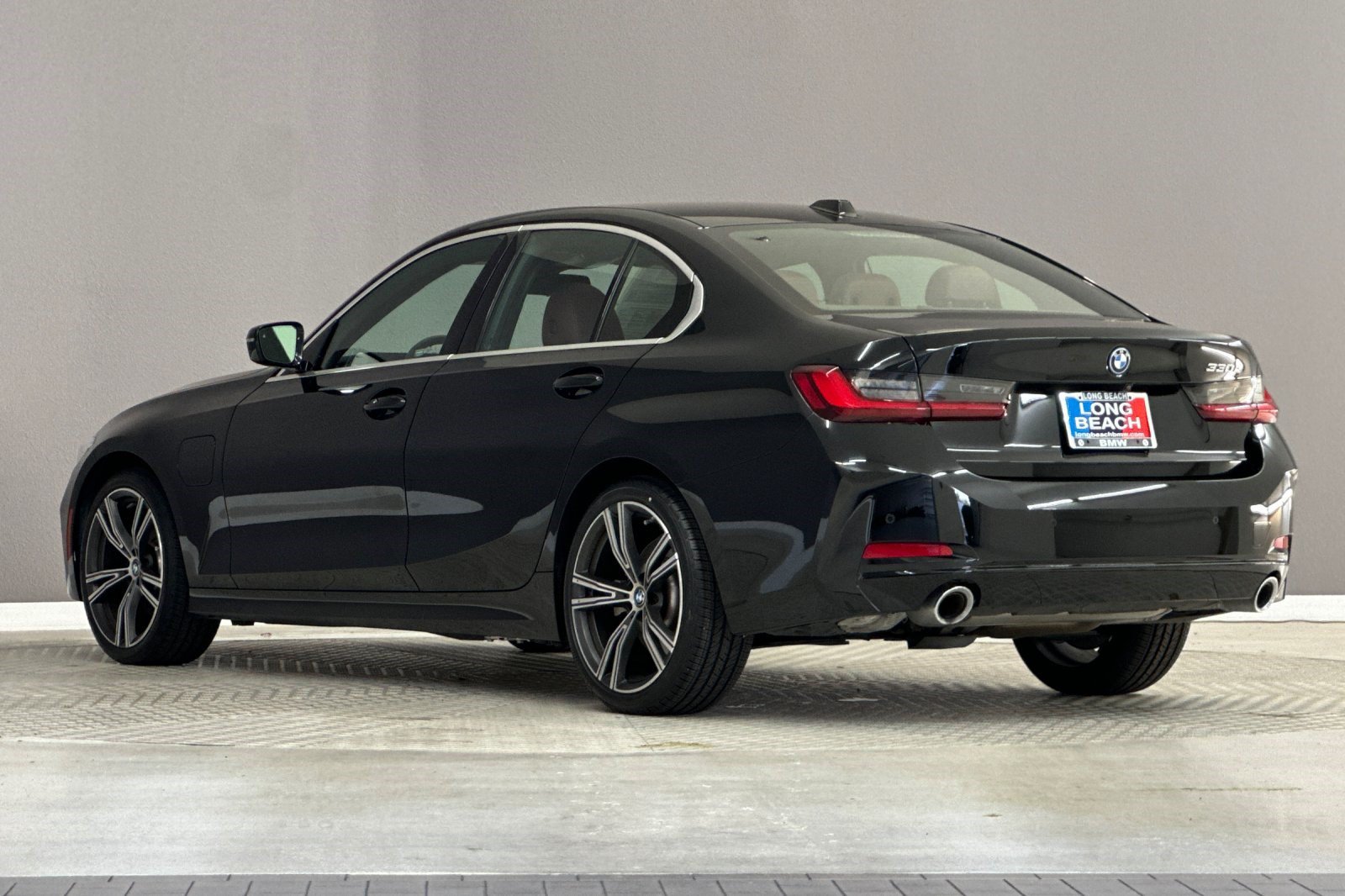 Certified 2024 BMW 330e w/ Convenience Package RWD image 3