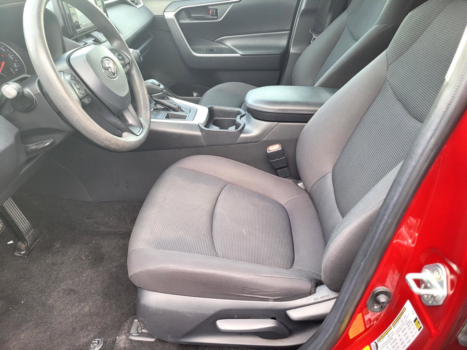 Used 2020 Toyota RAV4 LE image 14