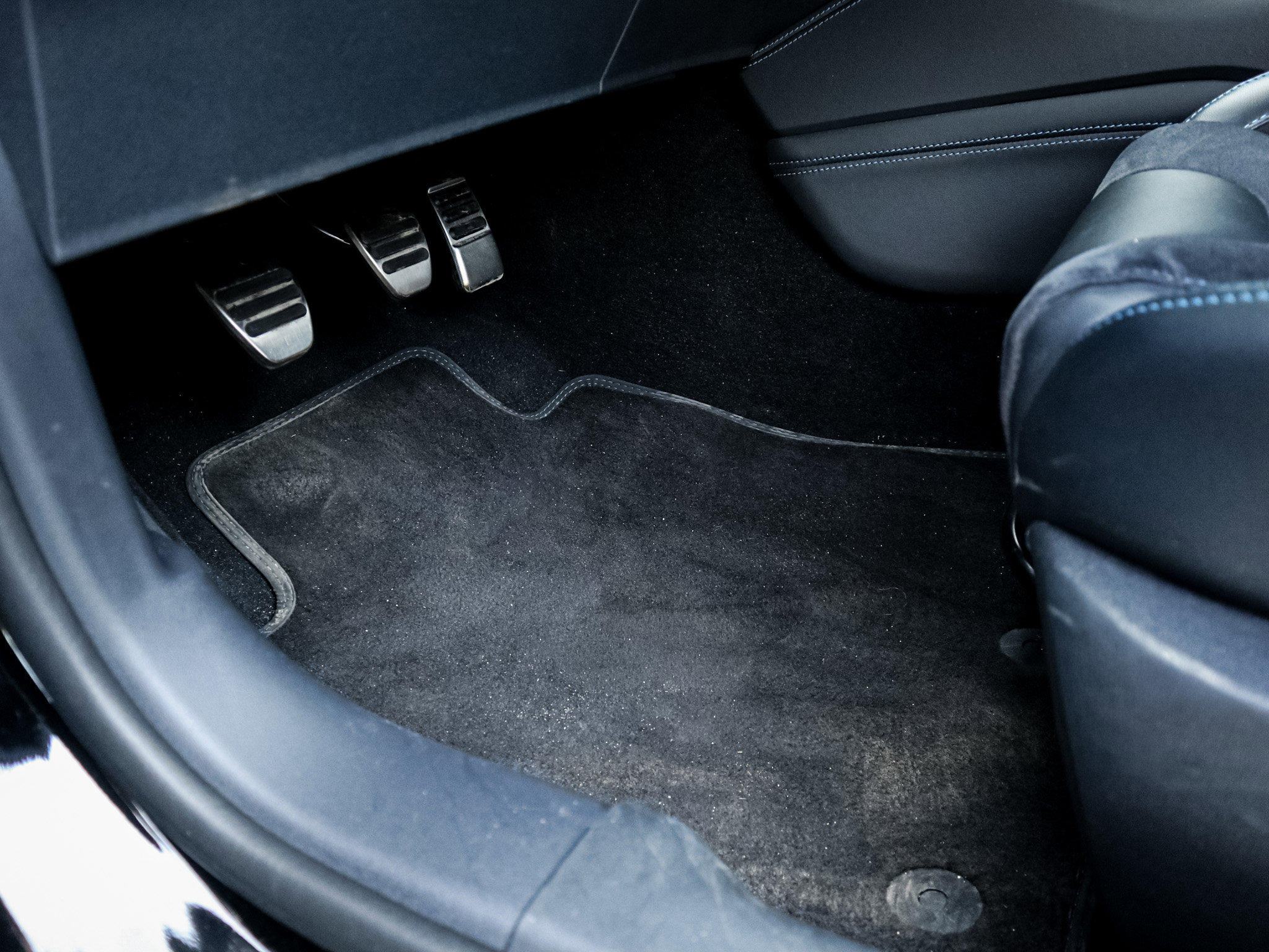 Used 2024 Ford Mustang Dark Horse RWD image 16