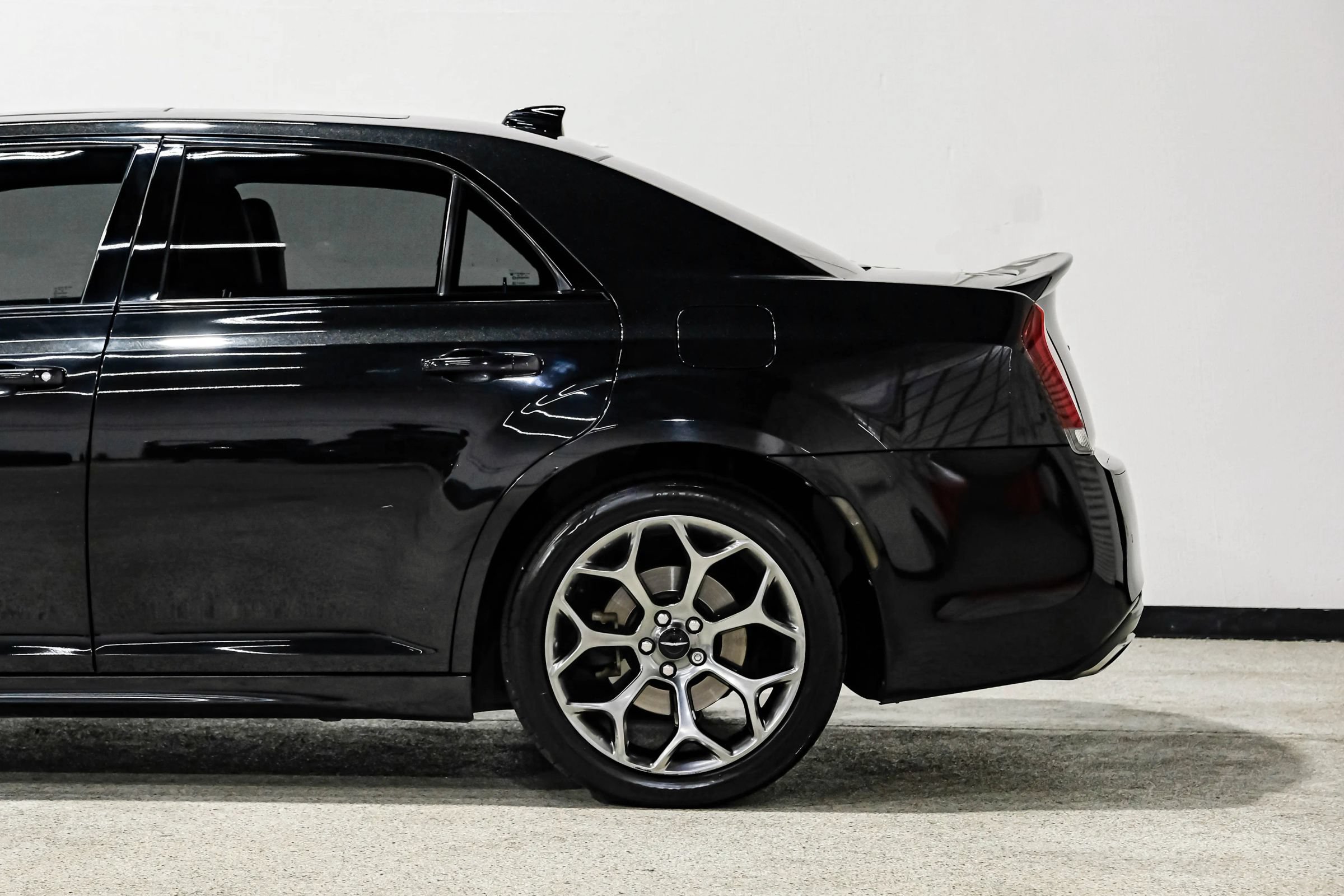 Used 2015 Chrysler 300 S w/ 300S Premium Group RWD image 11