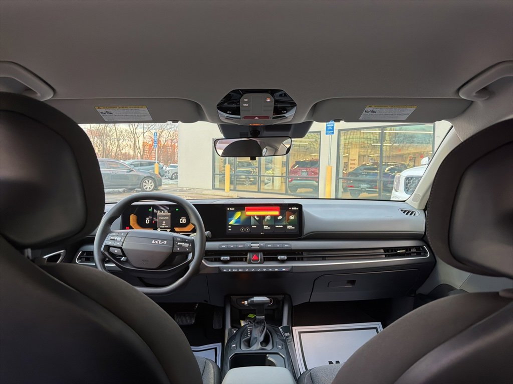 New 2025 Kia K4 LXS image 24
