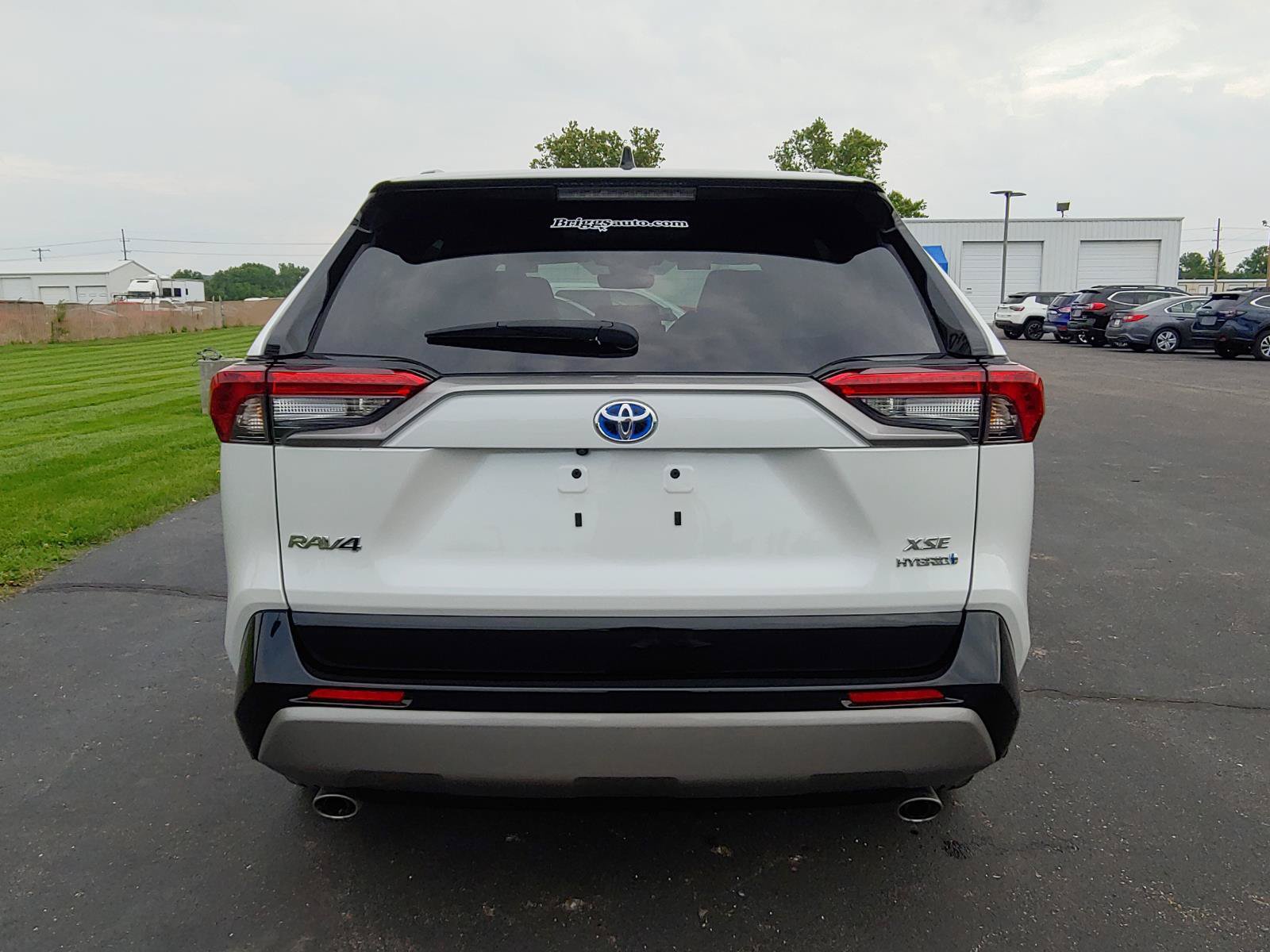 Used 2024 Toyota RAV4 XSE AWD/4WD image 7