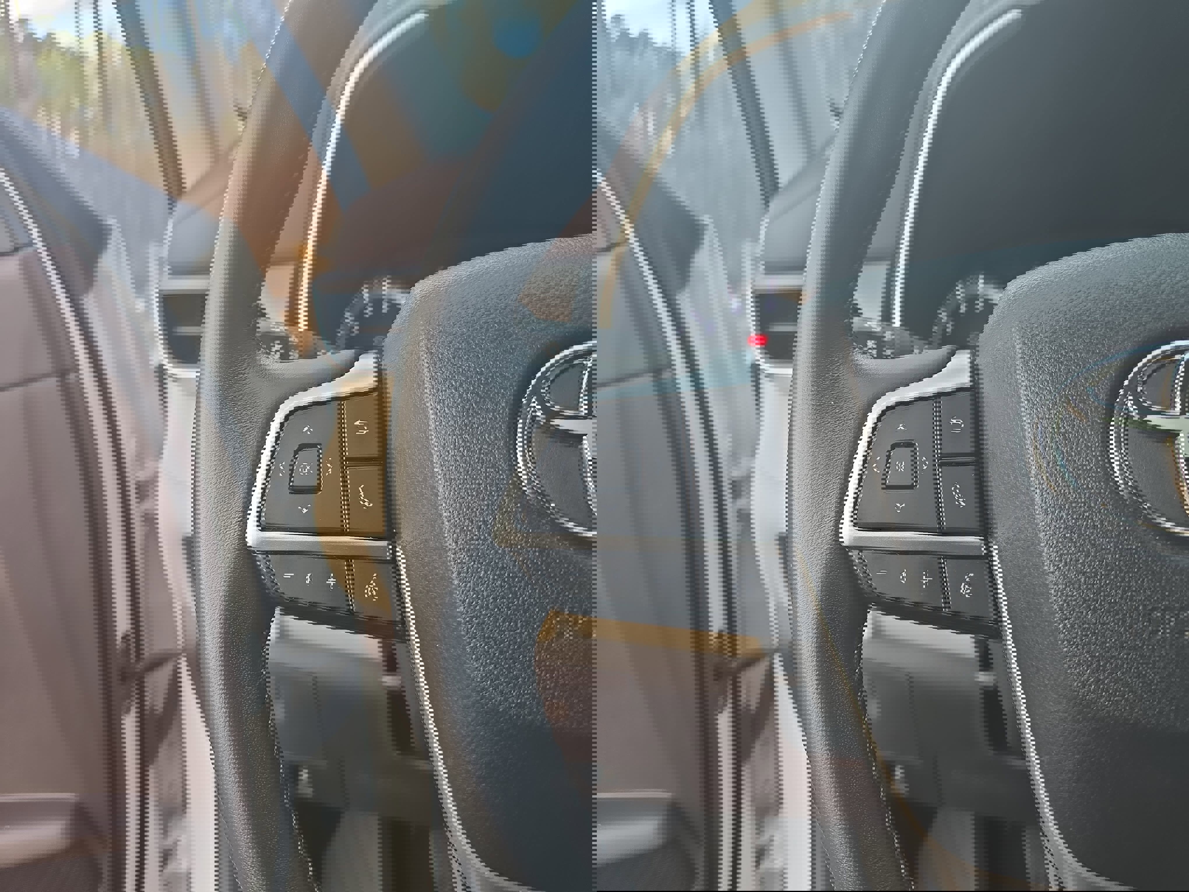 Used 2022 Toyota Highlander XLE image 16