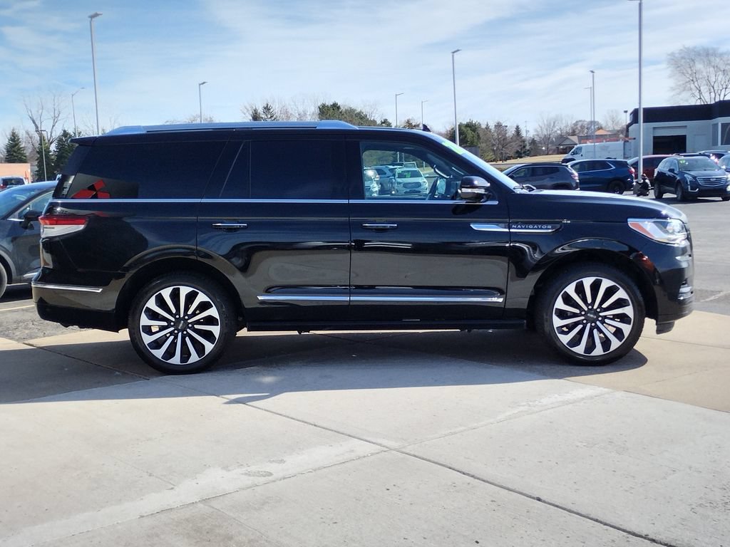 Used 2022 Lincoln Navigator Reserve AWD/4WD image 21