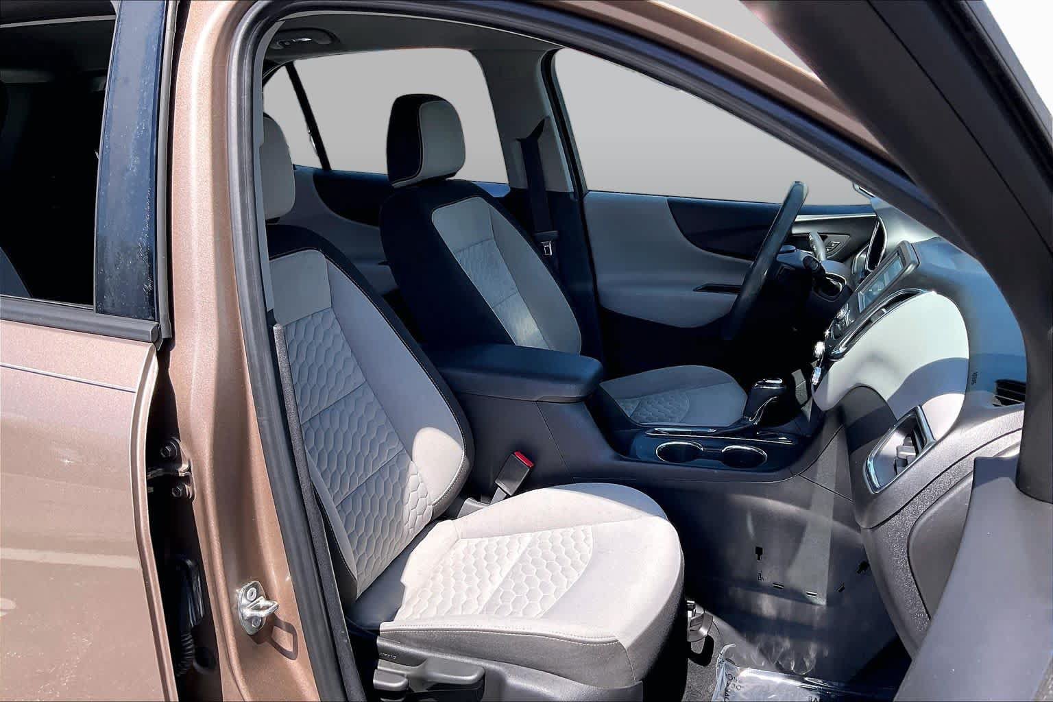 Used 2018 Chevrolet Equinox LS FWD image 8