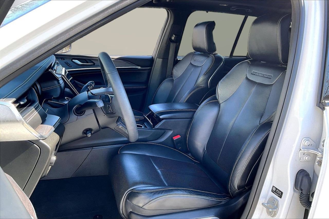 Certified 2023 Jeep Grand Cherokee Overland w/ Luxury Tech Group IV image 23