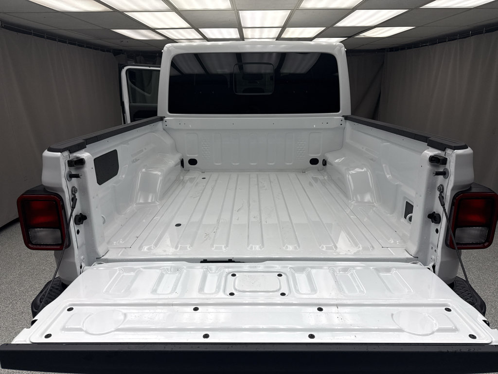 New 2026 Jeep Gladiator Sport AWD/4WD image 13