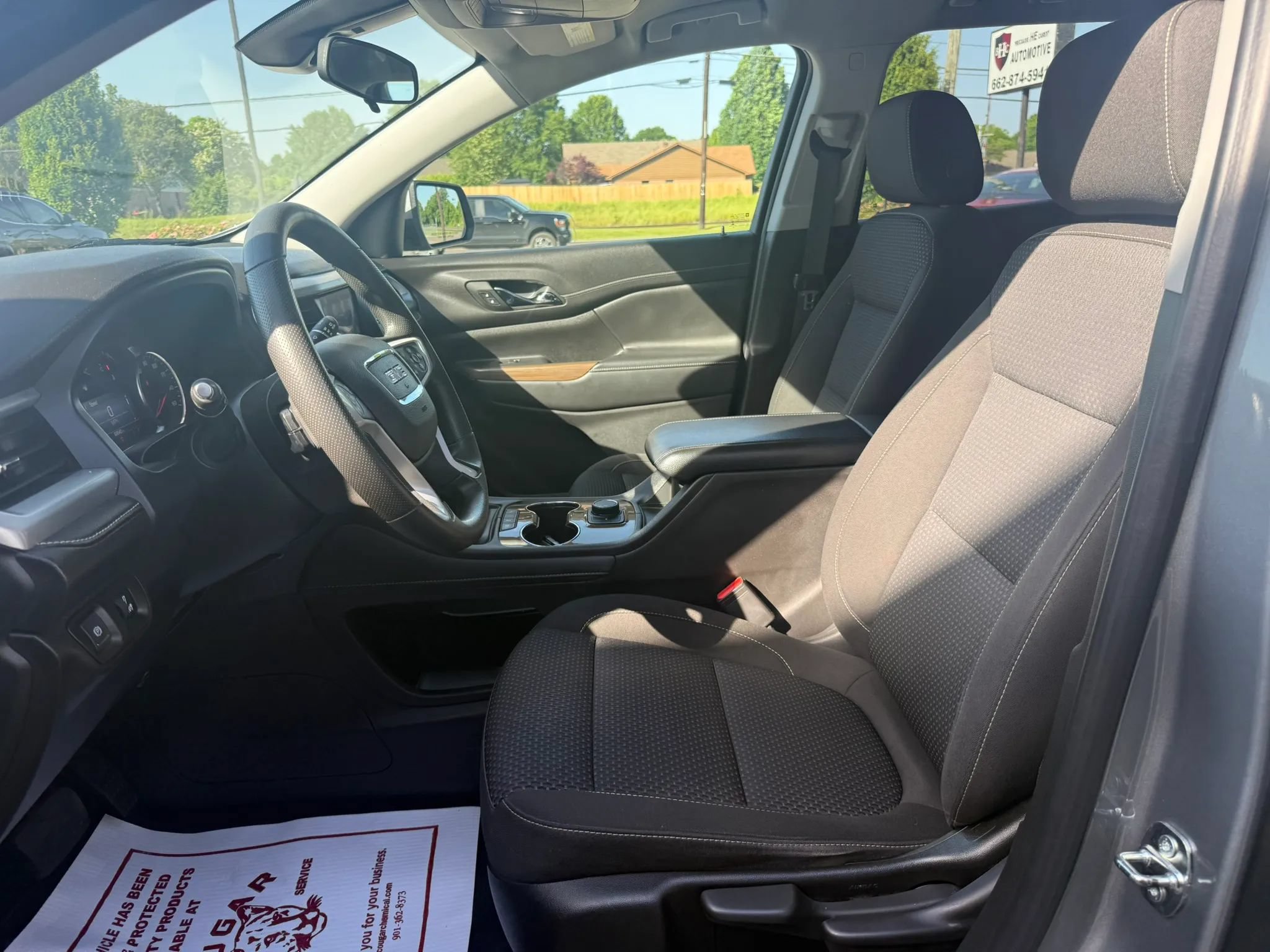 Used 2023 GMC Acadia SLE FWD image 10
