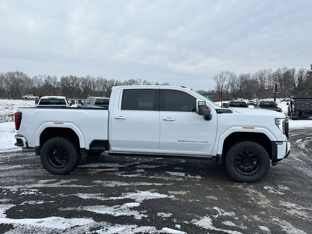 Used 2025 GMC Sierra 3500 Denali Ultimate image 10