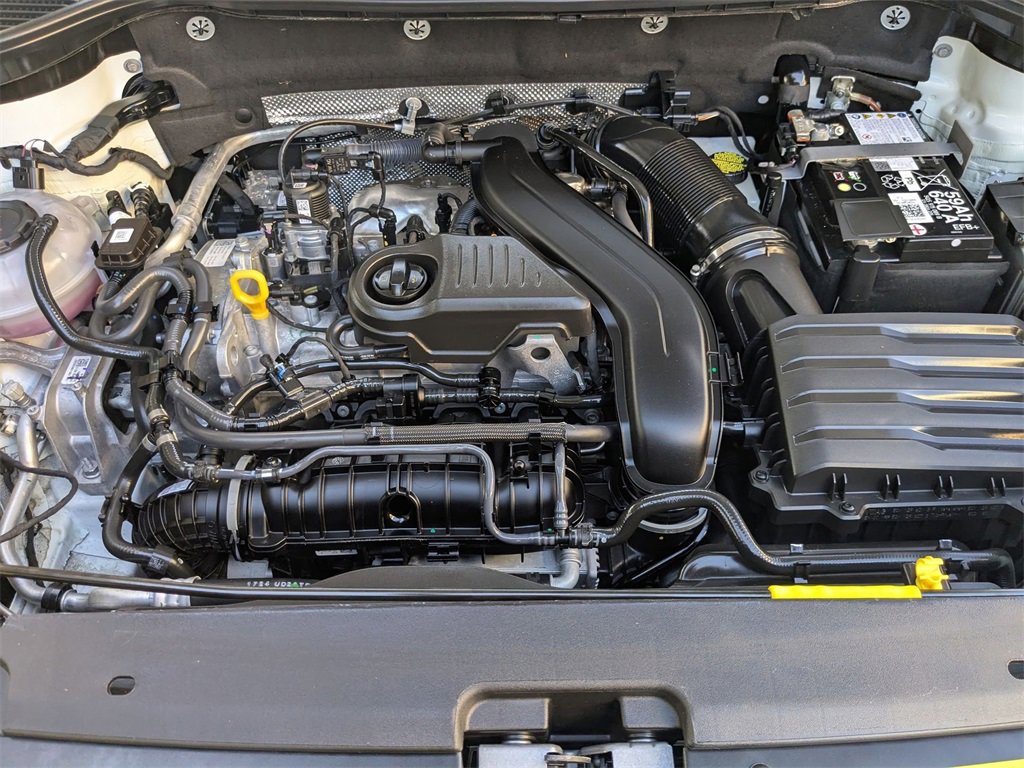 Used 2024 Volkswagen Taos SE image 32