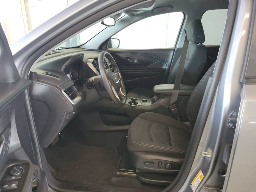 Used 2023 GMC Terrain SLE w/ Driver Convenience Package AWD/4WD image 2