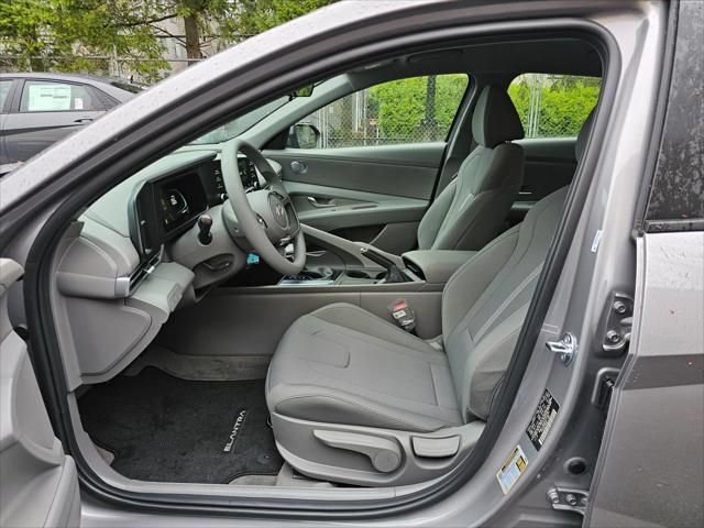 New 2026 Hyundai Elantra SE FWD image 18