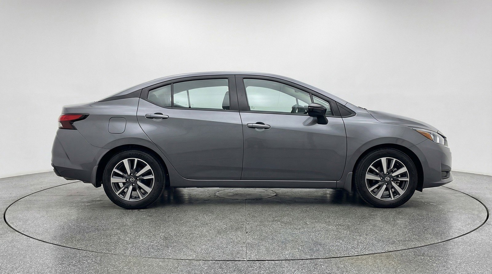 Used 2025 Nissan Versa SV image 11