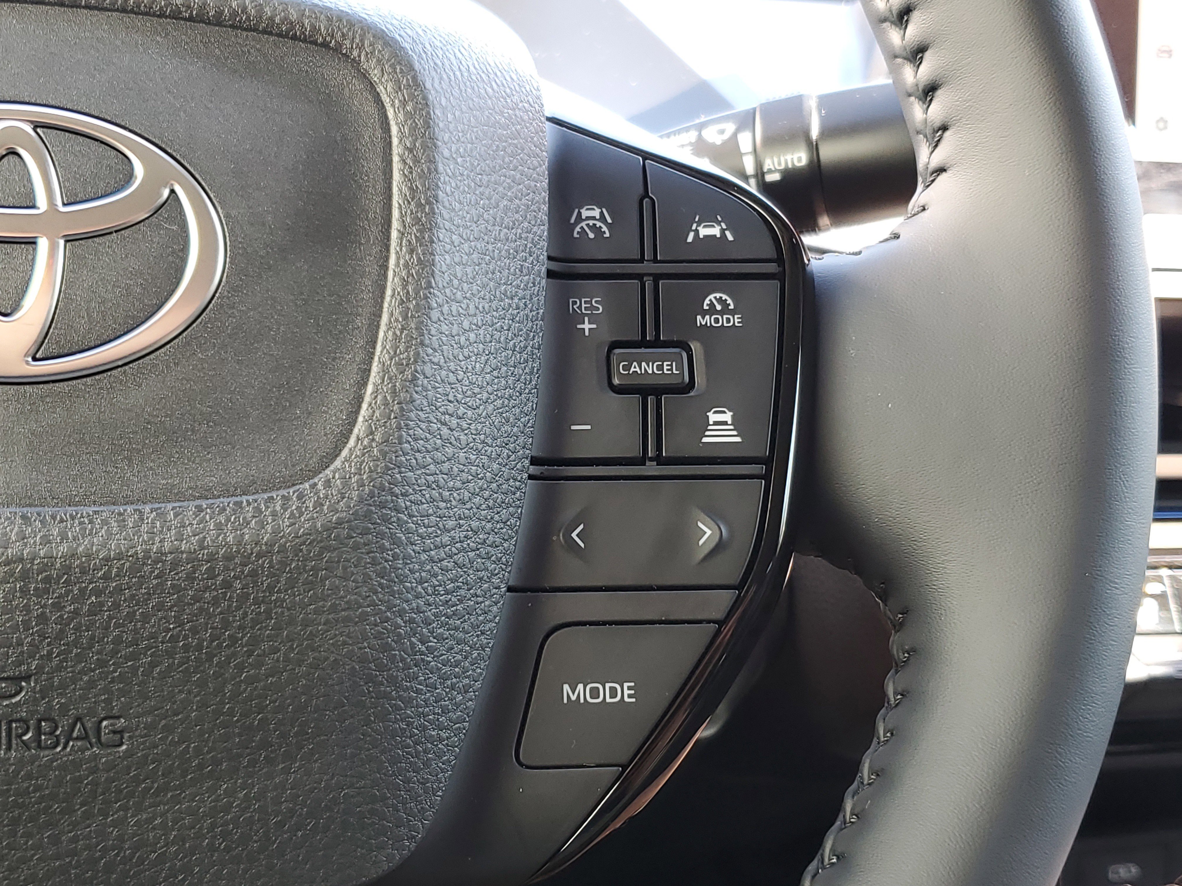 Used 2025 Toyota Prius XLE image 22