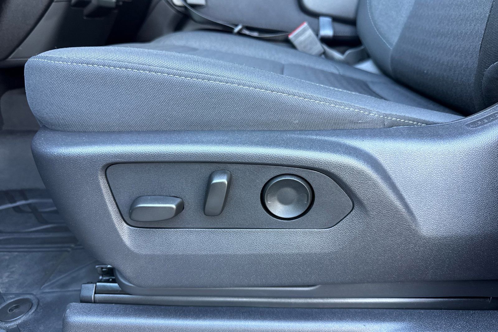 Certified 2025 Chevrolet Silverado 1500 Custom image 12