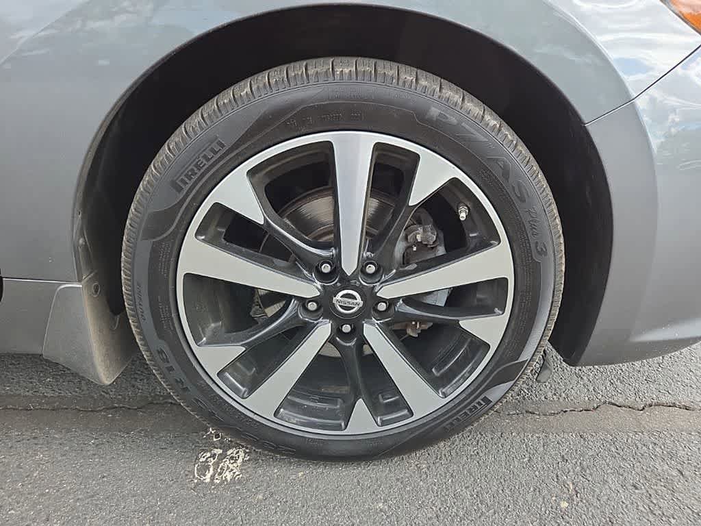 Used 2018 Nissan Altima 2.5 SR FWD image 11