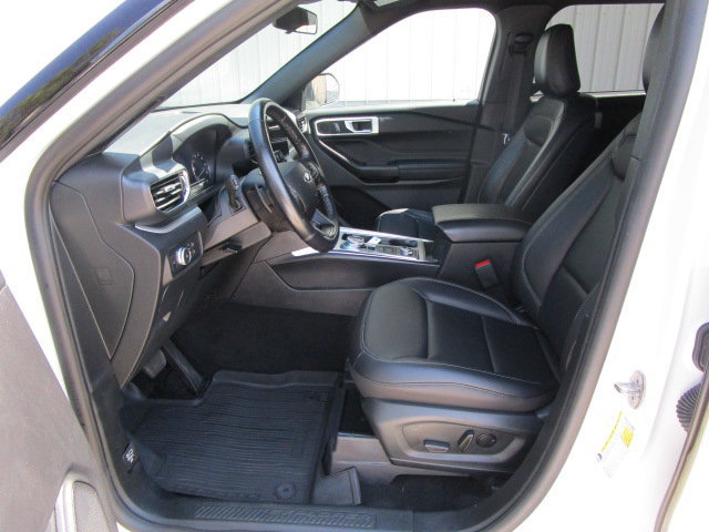 Used 2020 Ford Explorer XLT w/ Equipment Group 202A image 11