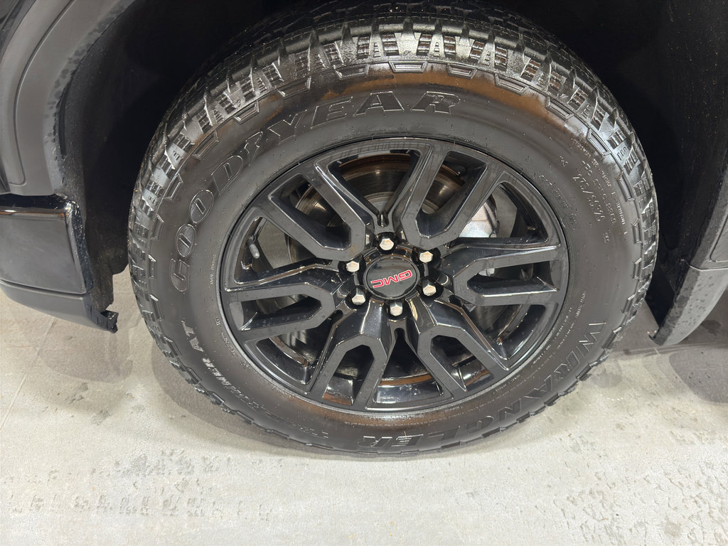 Used 2024 GMC Sierra 1500 Elevation w/ Elevation Premium Package image 9