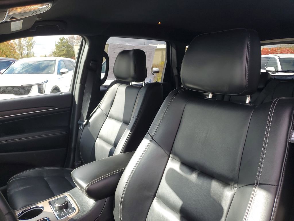 Used 2017 Jeep Grand Cherokee Limited image 12