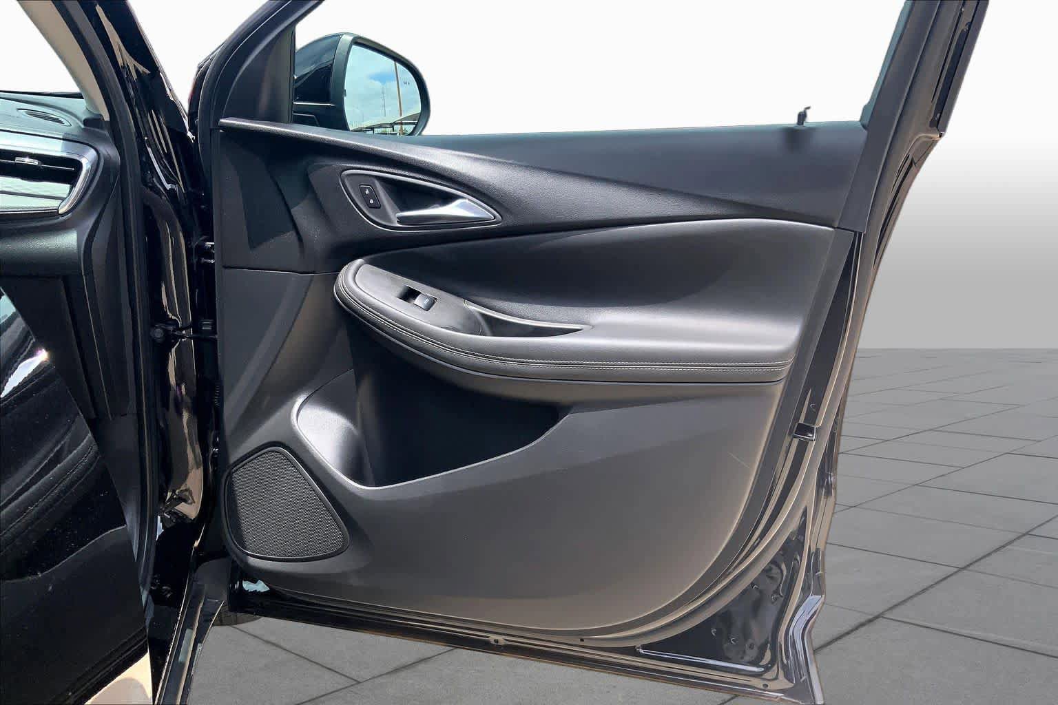 Used 2024 Buick Encore GX Preferred FWD image 21