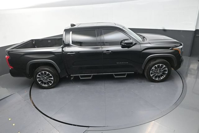 Used 2025 Toyota Tundra Limited AWD/4WD image 19