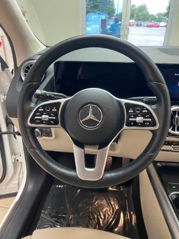 Used 2023 Mercedes-Benz GLA 250 4MATIC w/ Premium Package image 14