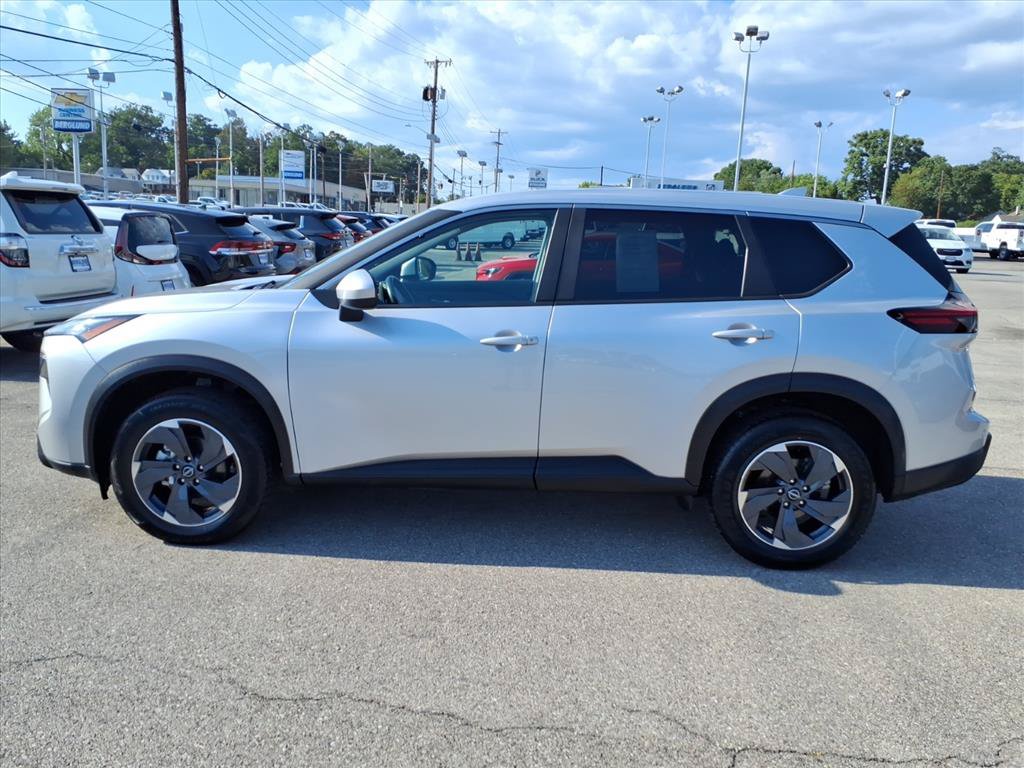 Used 2025 Nissan Rogue SV FWD image 7