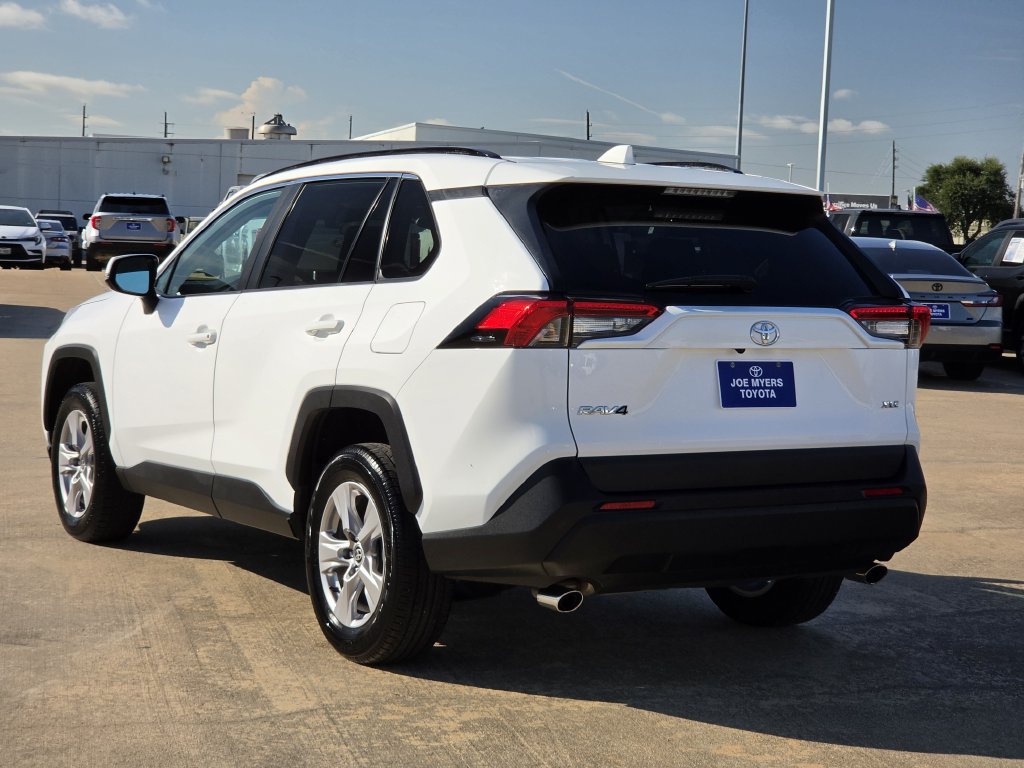 Used 2025 Toyota RAV4 XLE FWD image 7