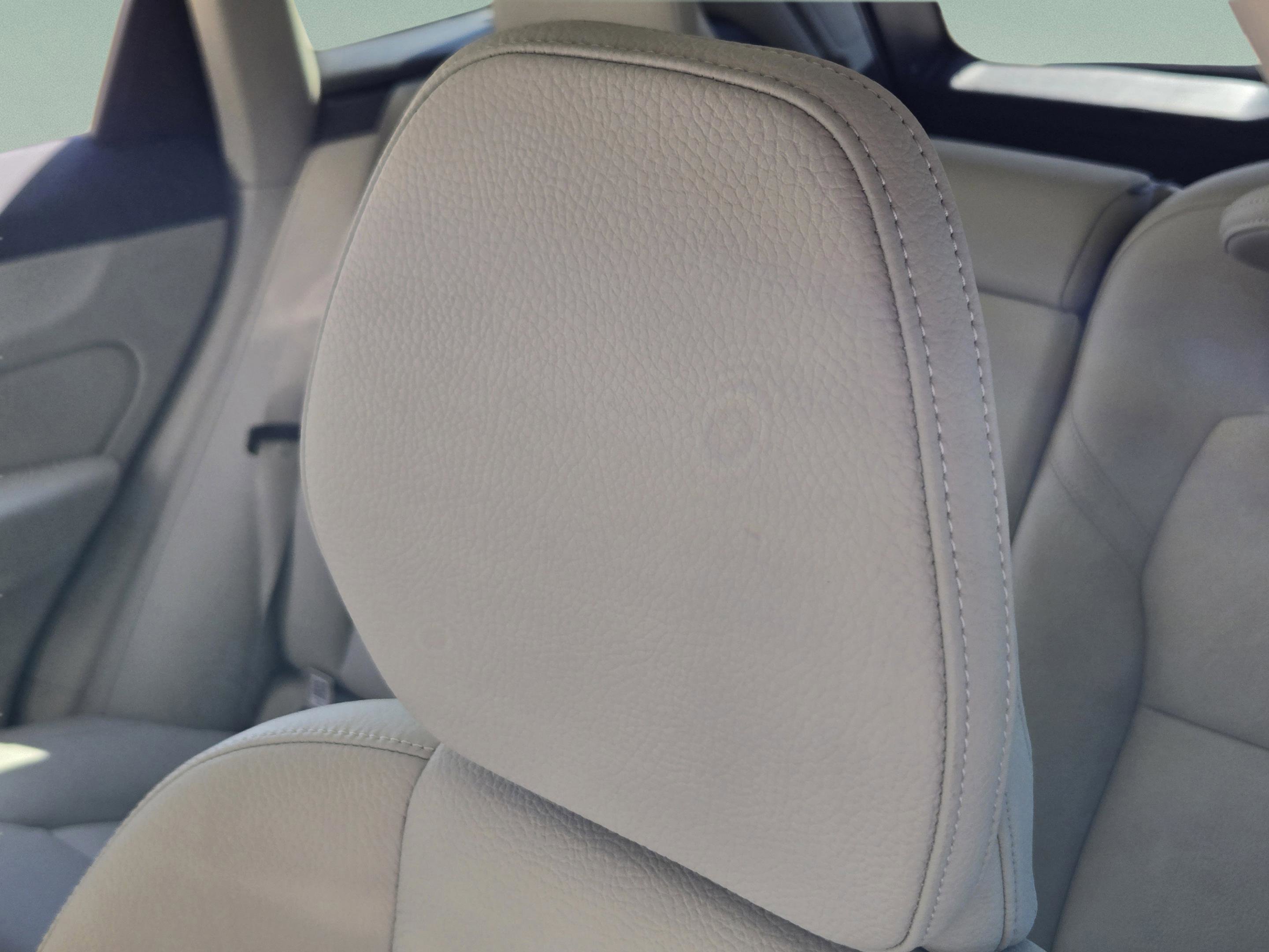 Used 2024 Volvo XC60 B5 Plus w/ Protection Package Premier image 22