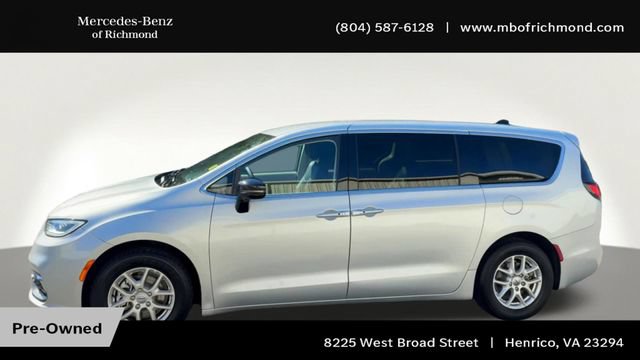Used 2024 Chrysler Pacifica Touring-L FWD image 7