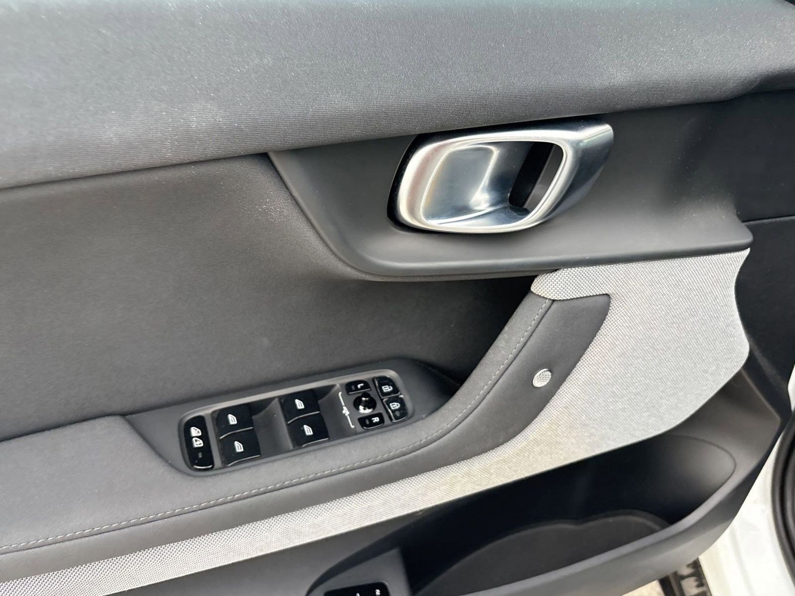 Used 2023 Polestar Polestar 2 w/ Pilot Pack image 12