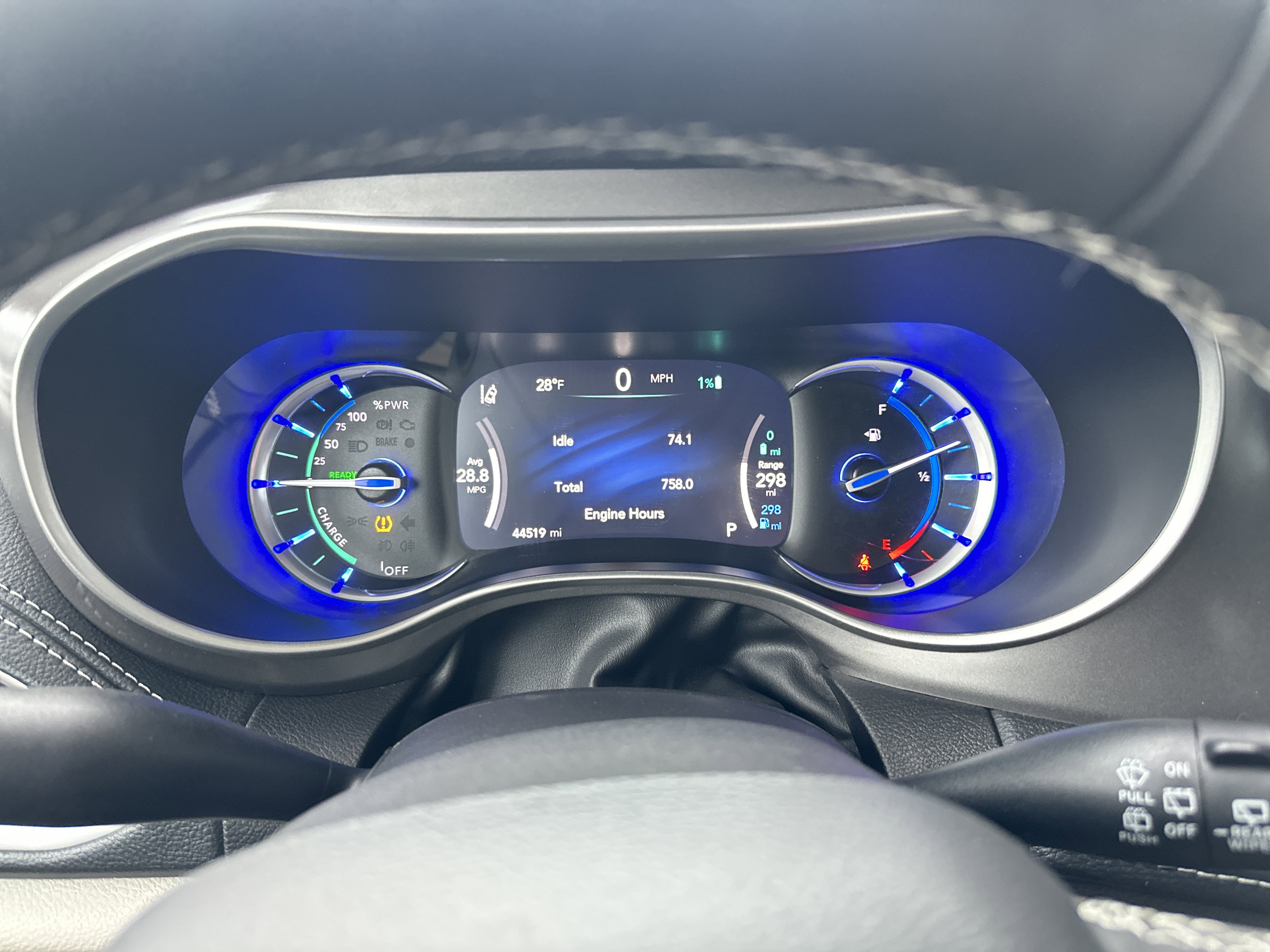 Used 2023 Chrysler Pacifica Touring-L image 27