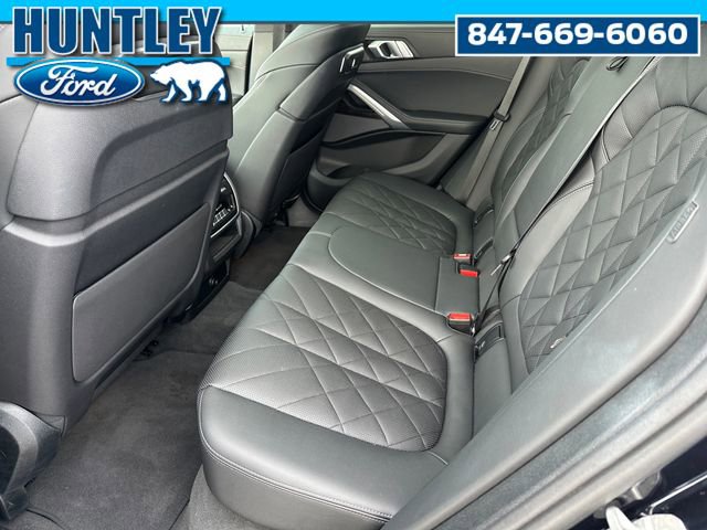 Used 2024 BMW X6 xDrive40i w/ Premium Package image 14