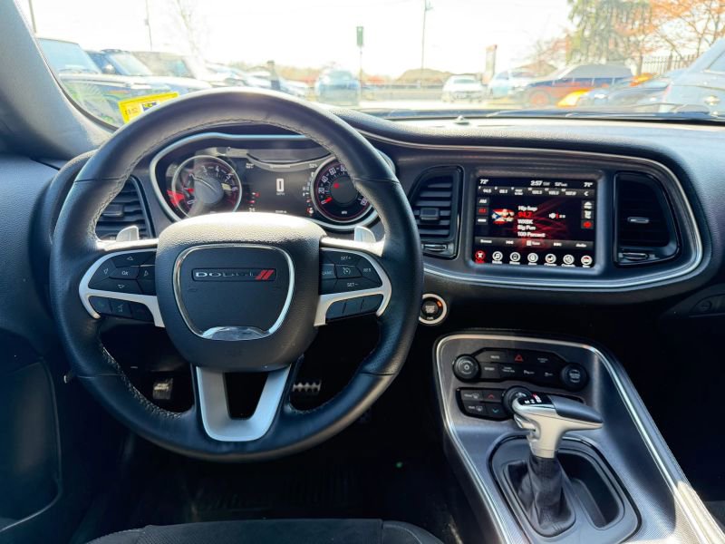 Used 2017 Dodge Challenger GT w/ GT Interior Package image 18