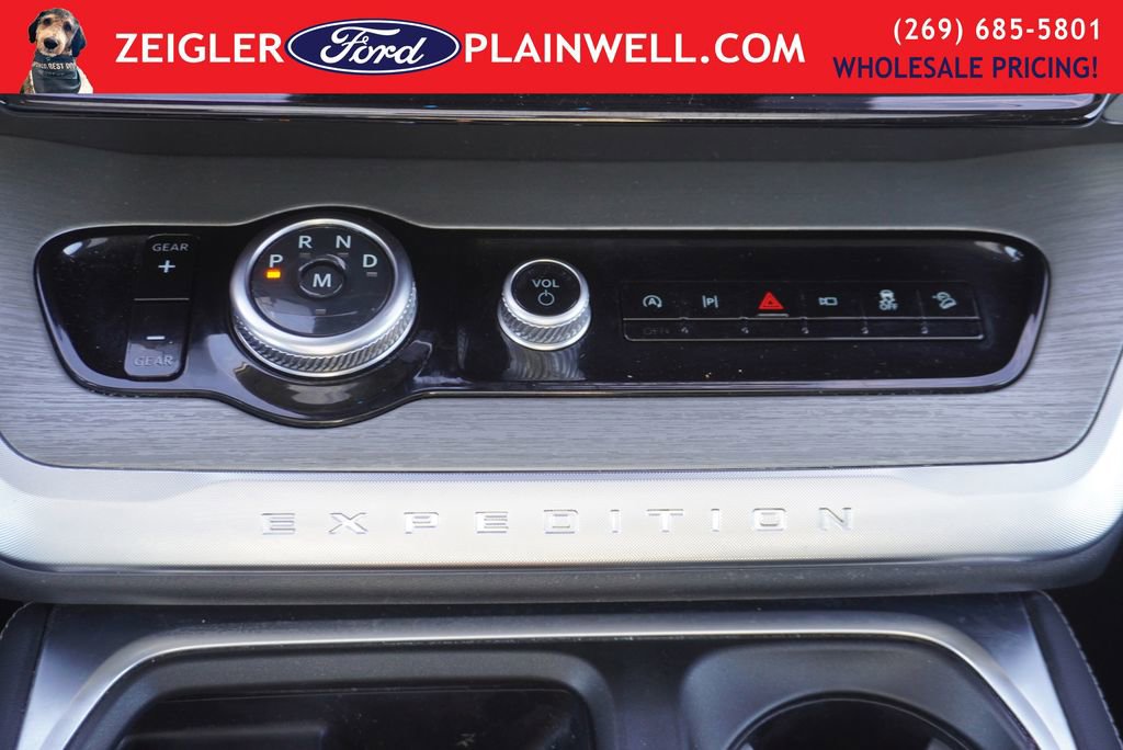 Used 2025 Ford Expedition Max Platinum image 27