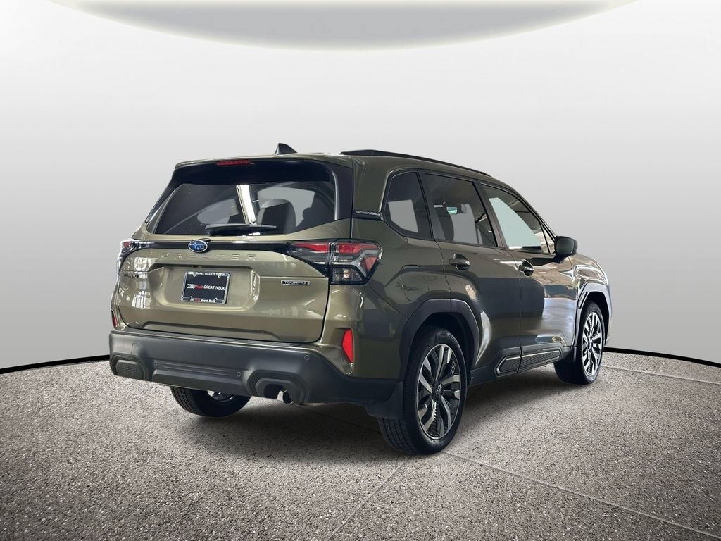 Used 2025 Subaru Forester Touring w/ Popular Package - Touring AWD/4WD image 10