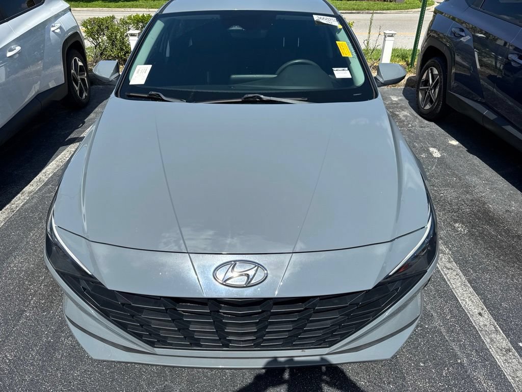 Used 2021 Hyundai Elantra Blue FWD image 11