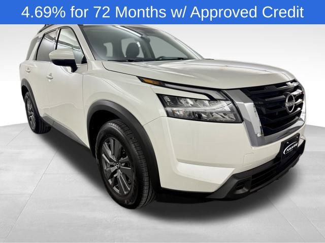 Used 2023 Nissan Pathfinder SV image 1