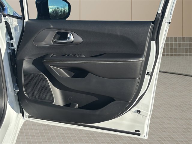 New 2026 Chrysler Pacifica Select image 36
