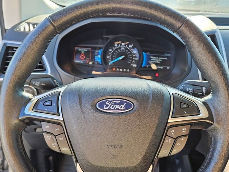 Used 2023 Ford Edge SEL image 24