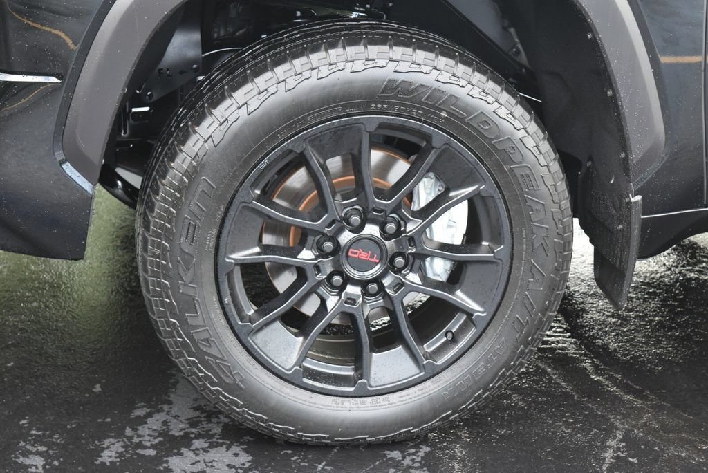 Used 2025 Toyota Tundra Limited w/ TRD Off-Road Package AWD/4WD image 9